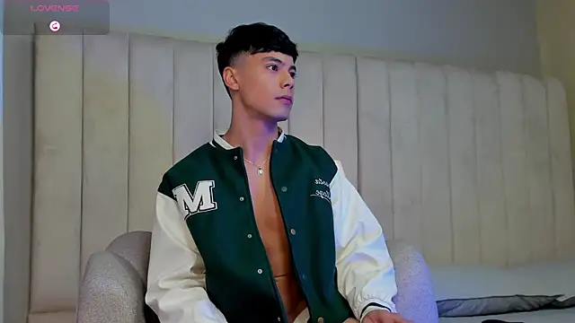 Dammon Stallion online show from 18, 12, 2025