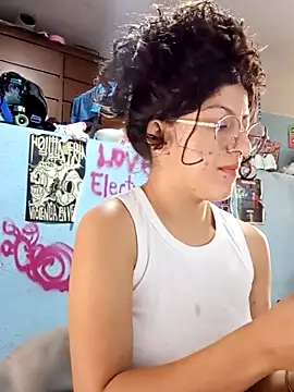 Snapshot of LoveElectra chatting on 11, 10, 2025 LoveElectra online show from 11, 10, 2025