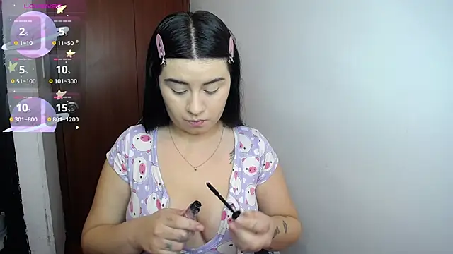 SaraBraun  online show from 8, 1, 2025