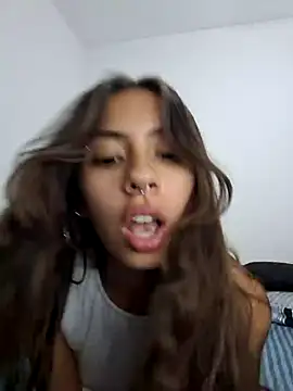 Jazmin-Cerezita online show from 6, 2, 2025