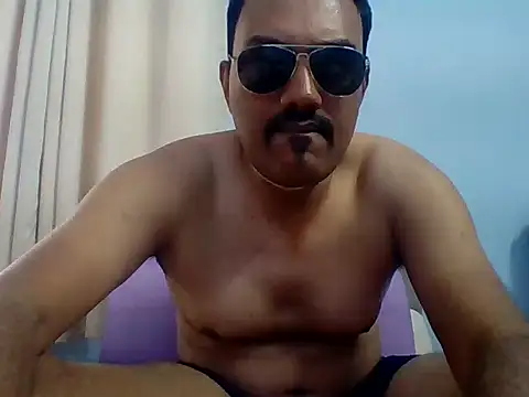 Snapshot of farhaanmacho chatting on 17, 12, 2025 farhaanmacho online show from 17, 12, 2025