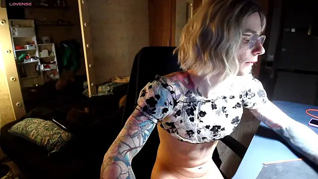 Snapshot of Julia_dolls chatting on 1, 5, 2026 Julia dolls online show from 1, 5, 2026
