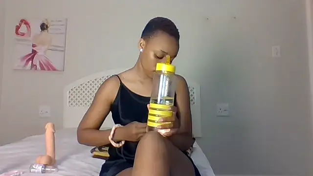 Snapshot of NishA-022 chatting on 11, 1, 2025 NishA-022 online show from 11, 1, 2025