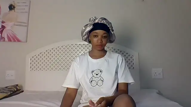 Snapshot of NishA-022 chatting on 14, 1, 2025 NishA-022 online show from 14, 1, 2025