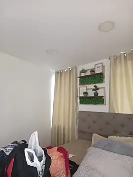 sasi luna online show from 4, 2, 2026