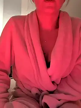 Snapshot of Cally-n chatting on 30, 12, 2024 Cally-n online show from 30, 12, 2024