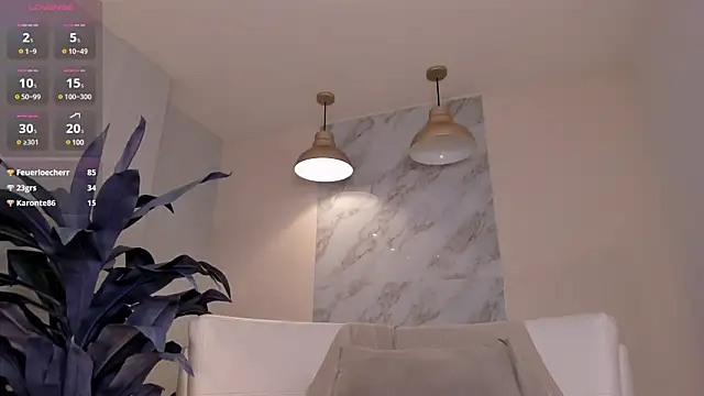 MiaFarrell  online show from 5, 3, 2025