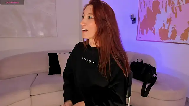 MiaFarrell  online show from 2, 2, 2026