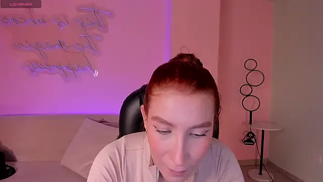Snapshot of MiaFarrell_ chatting on 28, 5, 2026 MiaFarrell online show from 28, 5, 2026