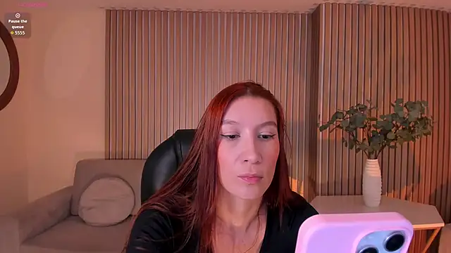 Snapshot of MiaFarrell_ chatting on 8, 6, 2026 MiaFarrell online show from 8, 6, 2026