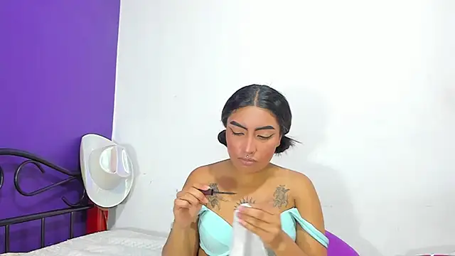 Snapshot of Natymontiell_ chatting on 18, 12, 2024 Natymontiell online show from 18, 12, 2024