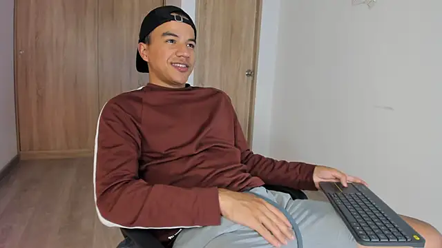 Snapshot of lucas_wellx chatting on 28, 5, 2026 lucas wellx online show from 28, 5, 2026