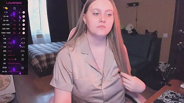 Alice Dreamgirl  online show from 11, 11, 2025