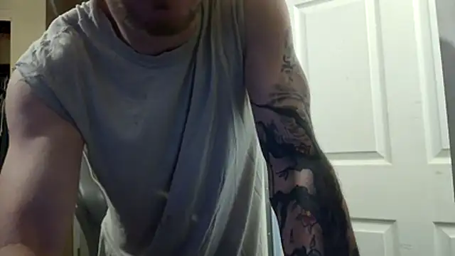Snapshot of Huntzg23 chatting on 4, 4, 2026 Huntzg23 online show from 4, 4, 2026