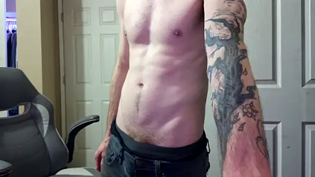 Snapshot of Huntzg23 chatting on 6, 4, 2026 Huntzg23 online show from 6, 4, 2026