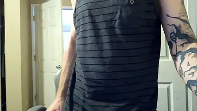 Snapshot of Huntzg23 chatting on 10, 4, 2026 Huntzg23 online show from 10, 4, 2026