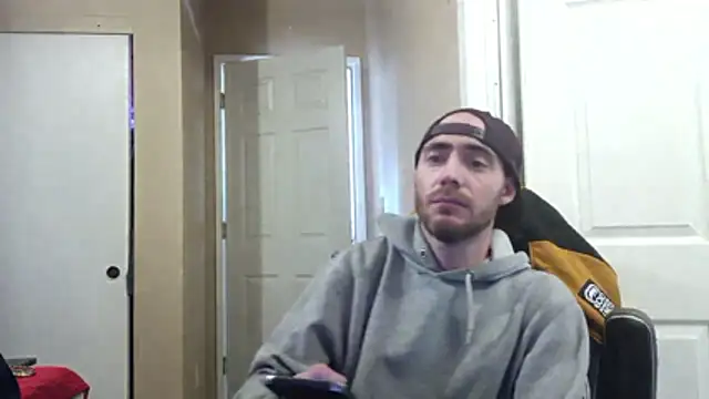 Snapshot of Huntzg23 chatting on 12, 4, 2026 Huntzg23 online show from 12, 4, 2026