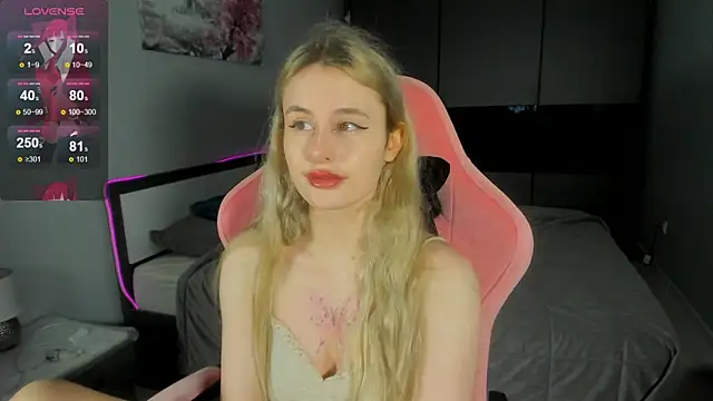 Snapshot of Molly_Toads chatting on 24, 12, 2024 Molly Toads online show from 24, 12, 2024