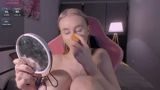 Snapshot of Molly_Toads chatting on 23, 1, 2025 Molly Toads online show from 23, 1, 2025