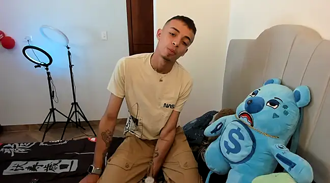 Snapshot of twink_latino5 chatting on 21, 12, 2024 twink latino5 online show from 21, 12, 2024