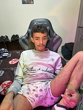 Snapshot of twink_latino5 chatting on 14, 10, 2025 twink latino5 online show from 14, 10, 2025