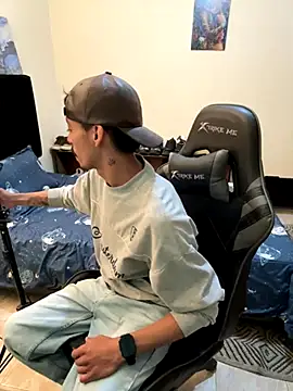 Snapshot of twink_latino5 chatting on 1, 11, 2025 twink latino5 online show from 1, 11, 2025