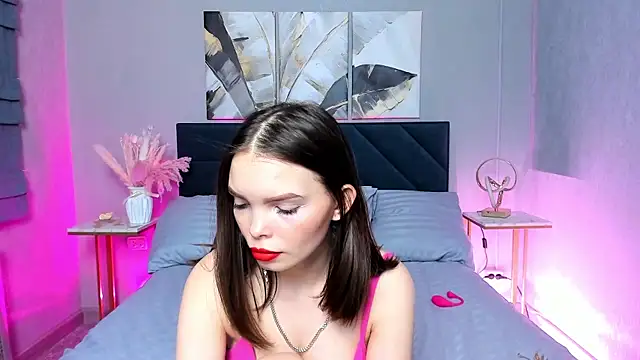 Curvy Dynamite  online show from 19, 2, 2025