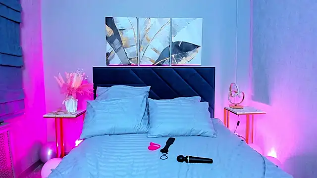 Curvy Dynamite  online show from 21, 3, 2025