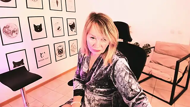 Snapshot of RosalindaFortuna chatting on 24, 12, 2024 RosalindaFortuna online show from 24, 12, 2024