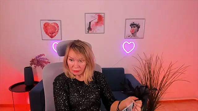 Snapshot of RosalindaFortuna chatting on 30, 12, 2024 RosalindaFortuna online show from 30, 12, 2024