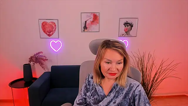 Snapshot of RosalindaFortuna chatting on 30, 12, 2024 RosalindaFortuna online show from 30, 12, 2024