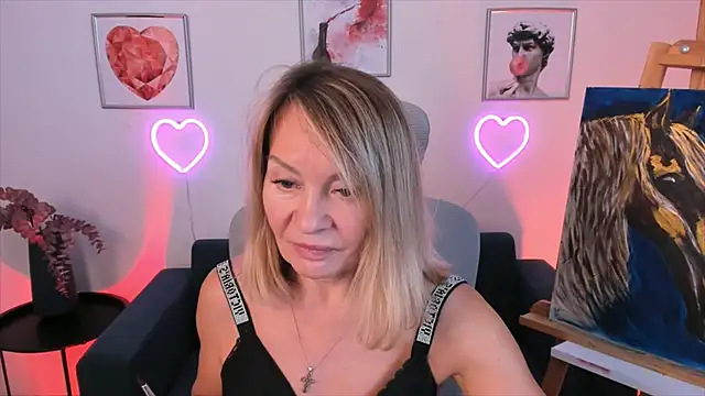 Snapshot of RosalindaFortuna chatting on 9, 1, 2025 RosalindaFortuna online show from 9, 1, 2025