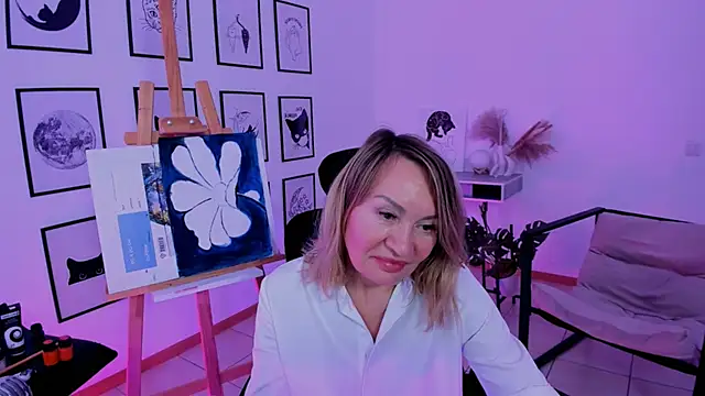 Snapshot of RosalindaFortuna chatting on 10, 1, 2025 RosalindaFortuna online show from 10, 1, 2025