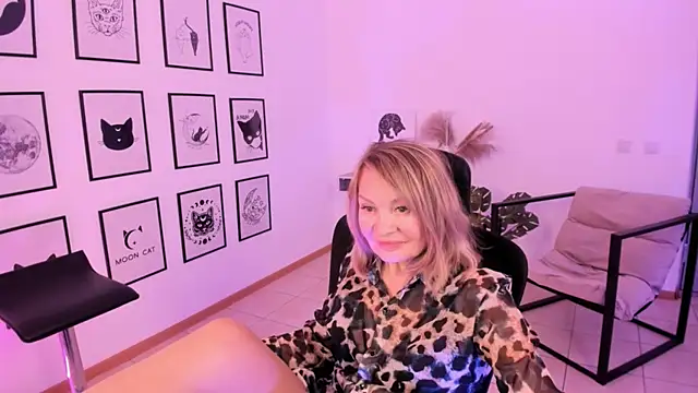 Snapshot of RosalindaFortuna chatting on 13, 1, 2025 RosalindaFortuna online show from 13, 1, 2025