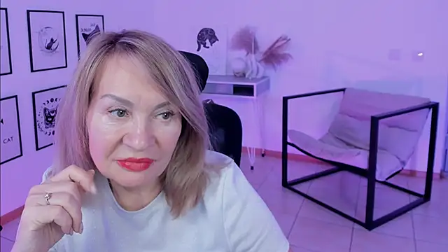 Snapshot of RosalindaFortuna chatting on 21, 1, 2025 RosalindaFortuna online show from 21, 1, 2025