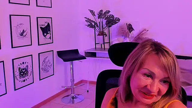 Snapshot of RosalindaFortuna chatting on 27, 1, 2025 RosalindaFortuna online show from 27, 1, 2025