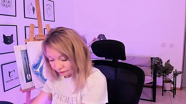 Snapshot of RosalindaFortuna chatting on 5, 2, 2025 RosalindaFortuna online show from 5, 2, 2025