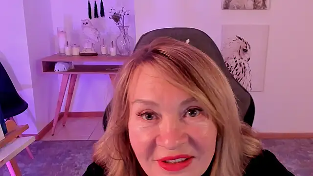 Snapshot of RosalindaFortuna chatting on 19, 2, 2025 RosalindaFortuna online show from 19, 2, 2025