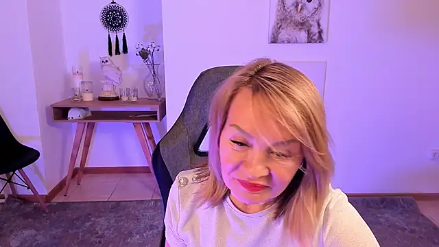 Snapshot of RosalindaFortuna chatting on 25, 2, 2025 RosalindaFortuna online show from 25, 2, 2025