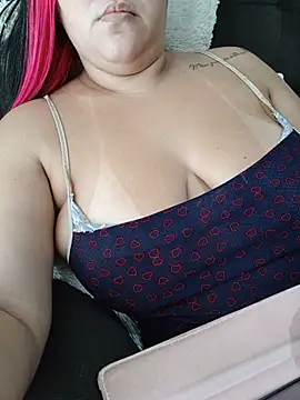 Snapshot of Paolaa_hoot chatting on 8, 8, 2026 Paolaa hoot online show from 8, 8, 2026