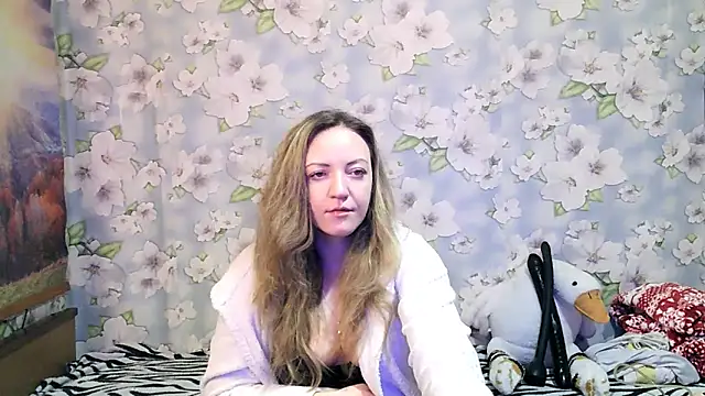 KattyLuuu online show from 19, 11, 2025