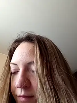 KattyLuuu online show from 5, 2, 2026