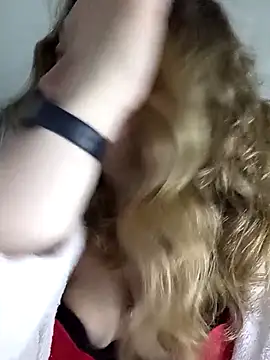 KattyLuuu online show from 4, 4, 2026