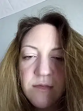 Snapshot of KattyLuuu chatting on 22, 4, 2026 KattyLuuu online show from 22, 4, 2026
