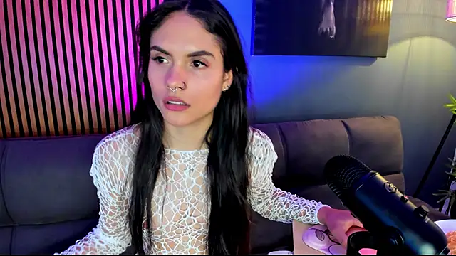 Snapshot of Gaby_Ferrer chatting on 26, 11, 2025 Gaby Ferrer online show from 26, 11, 2025