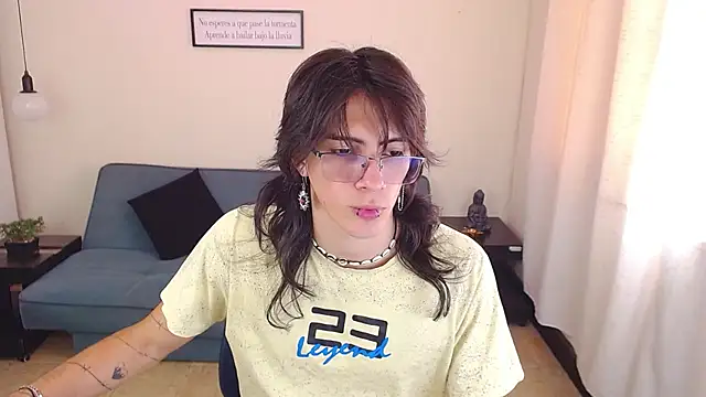 Snapshot of andreey50 chatting on 8, 1, 2025 andreey50 online show from 8, 1, 2025