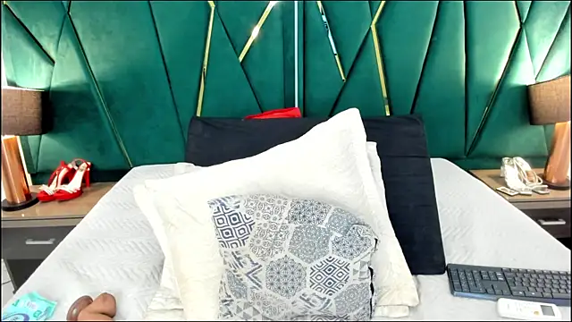 Snapshot of Tamara_Myller chatting on 1, 4, 2026 Tamara Myller online show from 1, 4, 2026