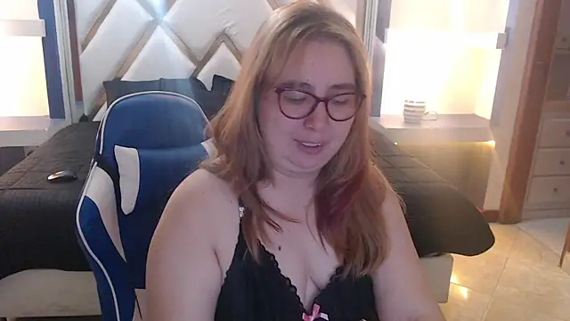 Snapshot of chloe_prg chatting on 4, 8, 2026 chloe prg online show from 4, 8, 2026