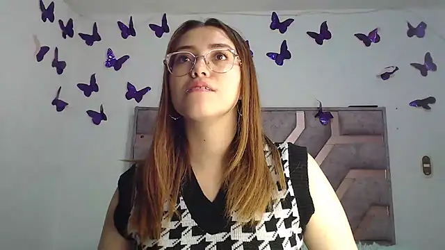 Snapshot of Anny_Fox- chatting on 6, 5, 2026 Anny Fox- online show from 6, 5, 2026