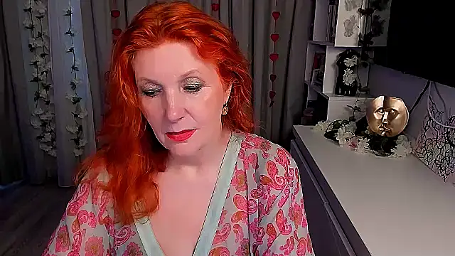 Fire-Fox-One online show from 19, 9, 2025